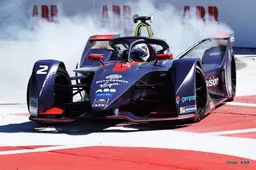 Santiago ePrix: Bird beats the heat