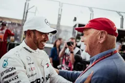 Hamilton leads Mercedes tribute to Lauda