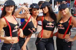Ecclestone: Grid passes should be used for really glamorous ladies
