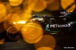 Bahrain Qualifying: Hamilton shines to bag pole 98