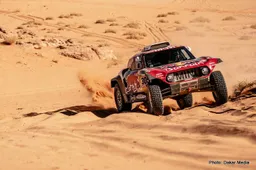 Dakar Stage 11: Extreme action all round