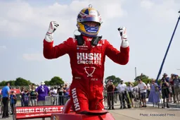 Ericsson claims maiden IndyCar win after Power suffers issue