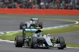 Rosberg escapes penalty for slow qualifying lap