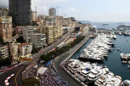Wolff: We don't want to race on supermarket car parks