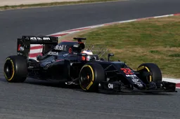 McLaren: Hydraulic leak caused a small fire