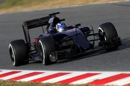 Toro Rosso testing interim 2016 car in Bareclona