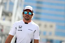 Alonso urges McLaren not to shift focus to 2017