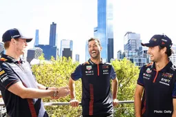 Horner: Ricciardo is 10 minutes away from being ready to race