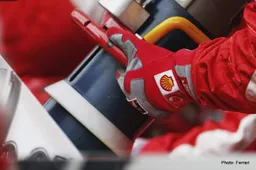 Formula 1 working to develop non-fossil fuels