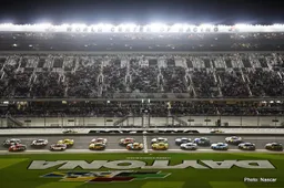 Daytona 500: Larson on pole, Villeneuve qualifies