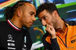 Hamilton: If I was managing Ricciardo, he'd be racing F1 next year
