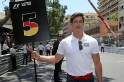 Reader Rights: Ban the grid girls!