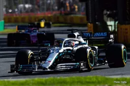 Melbourne FP2: Hamilton leads Mercedes one-two