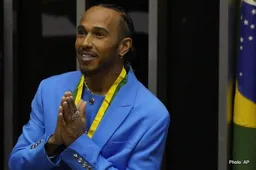 Hamilton receives honorary Brazilian Citizenship