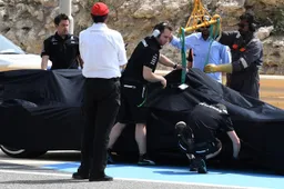 Bahrain Test Day 1: Early problems for Hamilton