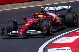 Chinese GP Sprint Qualifying: Hamilton pips Verstappen, McLaren bomb