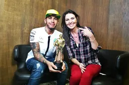 Hamilton presented with surprise Senna award