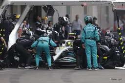 Villeneuve: Mercedes should watch TV instead of looking at computers
