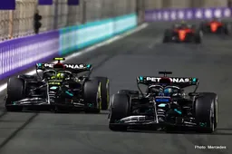 Hamilton vs Russell, what's going on at Mercedes?
