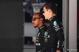 Wolff won't ask Hamilton to move aside for Russell