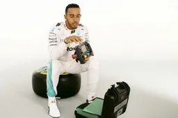 Video: Hamilton explains his confusing steering wheel