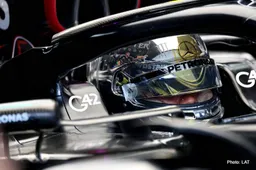 Hamilton: It's become a love-hate story with F1