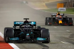 Bahrain Grand Prix: Hamilton holds off Verstappen in thriller
