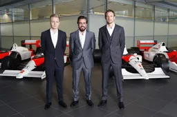 Magnussen hopes to replace older drivers in F1