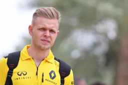 Renault furious with Magnussen's huge penalty