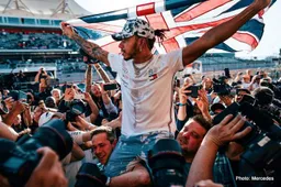 Hamilton: It doesn't bother me if I don't get knighted