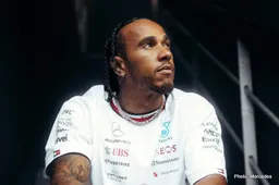 Hamilton: Ferrari not in touch, Mercedes deal in weeks
