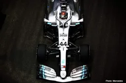 Singapore FP2: Hamilton with Verstappen close
