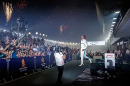 Singapore Grand Prix: Hamilton wins, title within reach