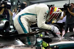 Singapore Qualifying: That's why Lewis gets the big bucks!