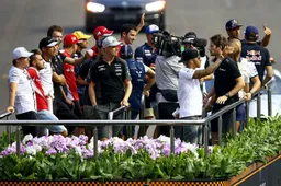 Horner: The drivers need to be the stars in F1