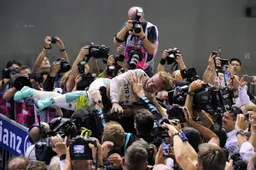 Prost: Rosberg has shown he will fight hard for the title