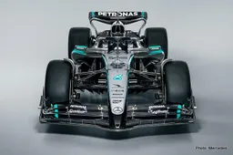 Mercedes reveals W16 in Bahrain on eve of F1 testing