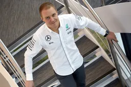 Video: Bottas meets his Mercedes F1 team