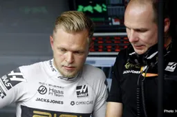 Magnussen: One lap it's perfect, the next I'm driving a hot dog cart