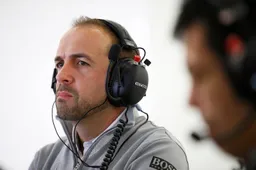 McLaren say finishing in Melbourne is realistic target