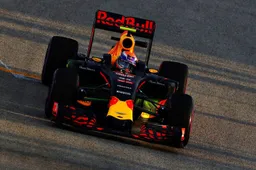 Singapore FP1: Verstappen tops with Mercedes on the back-foot