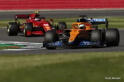 Sainz: McLaren one of the most difficult cars to overtake