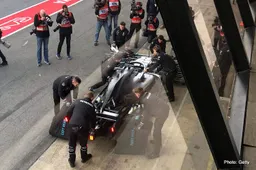 Video: 2019 F1 Mercedes analysed by Scarbs