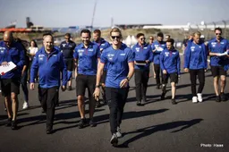 Schumacher tight-lipped on uncertain F1 future