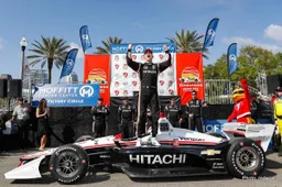 Newgarden races to victory in 2019 NTT IndyCar Series opener