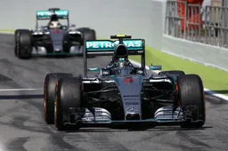 Hakkinen says order to slow Hamilton justified