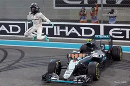 Flashback: When Rosberg beat Hamilton, then retired