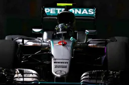 Singapore Qualifying: Rosberg thumps Hamilton