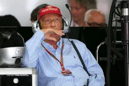 Lauda suffers setback, won't be in F1 paddock anytime soon