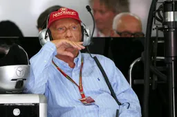 Mercedes team get in war mode to fend off Ferrari